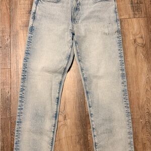 American Eagle Outfitters Light Wash Skinny Jeans